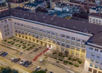 Георги Папазки купи от Божков Телефонната палата, ще я прави луксозен хотел