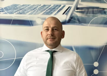 ДАНС нахлу в кабинета и дома на Михаил Стойнов