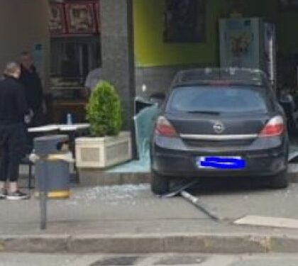 Шофьор катастрофира в заведение край Айтос