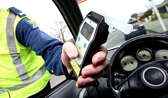 Шофьор нападна полицаи в Мизия