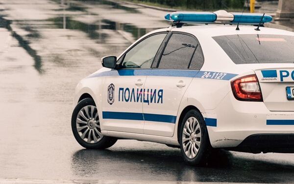 Стреляха с газов пистолет по кола във Велико Търново