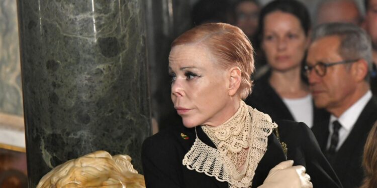 Започва делото срещу Калина Сакскобургготска