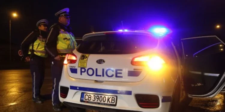 Задържаха мъж с 23 000 лв. откуп за крадена кола