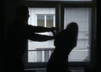 Мъж преби бременната си жена