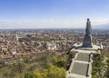 Николай Бареков разпространи фалшива новина за паметника на Альоша