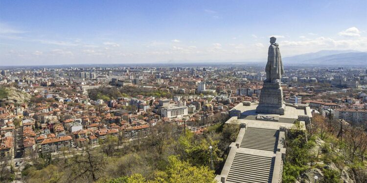Николай Бареков разпространи фалшива новина за паметника на Альоша