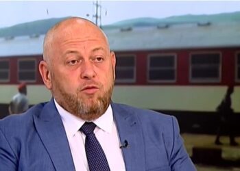 Ексшефът на НКЖИ Красимир Папукчийски вкарал Мартин Нотариуса и Пепи Еврото в държавните железници?