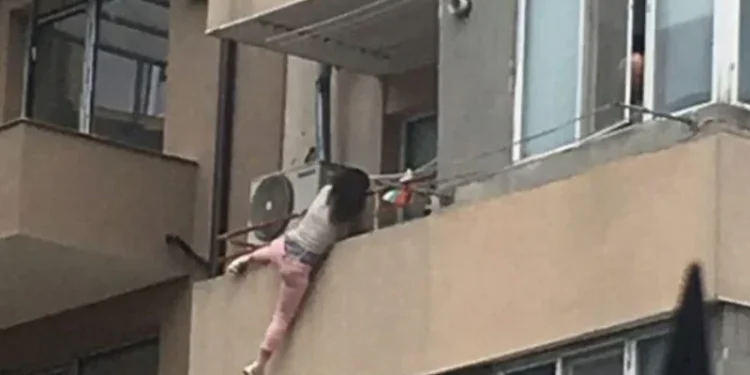 52-годишна бургазлийка увисна от терасата си