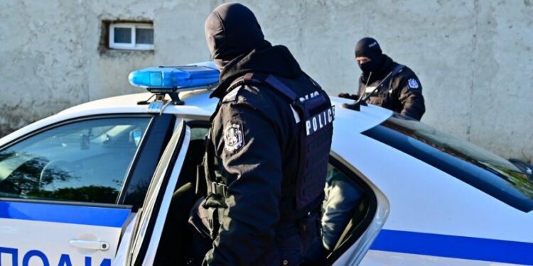 Полицията разби огромна наркооранжерия във Варна (СНИМКИ)