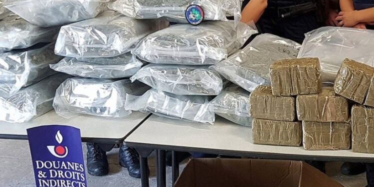 Турски митничари на Капъкуле намерили над 600 кг канабис в камион