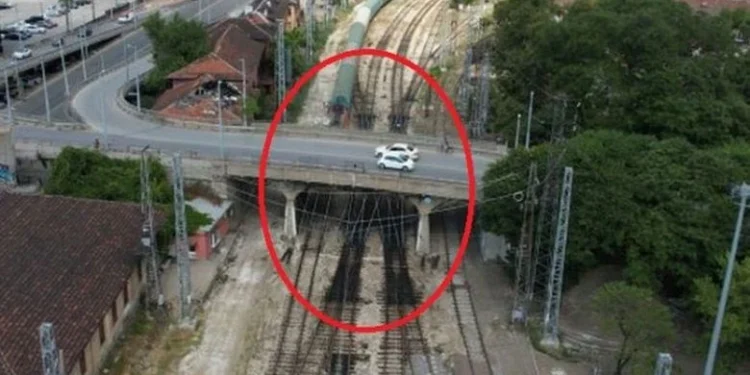 Мъж падна от Бетонния мост в Пловдив