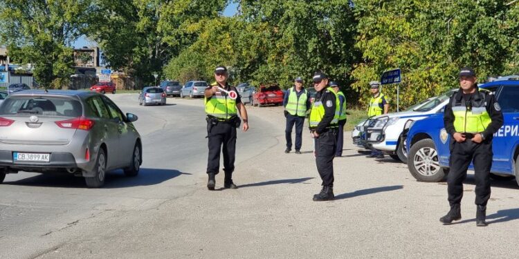 МВР даде брифинг след сутрешните спецакции в Русе, Сливен и Пазарджик