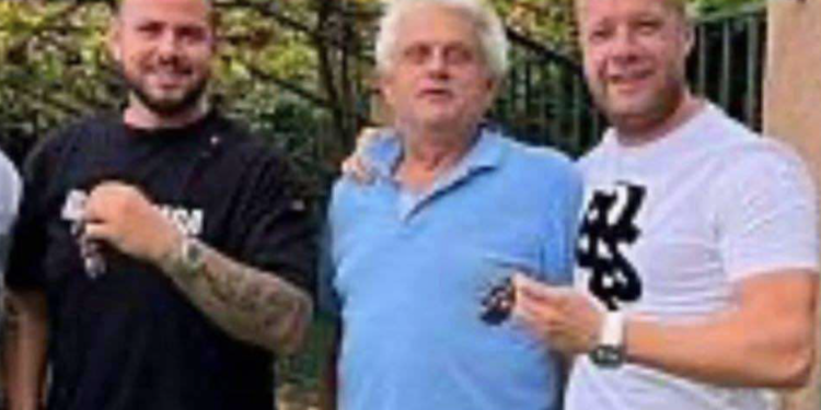 Бойко Рашков е заснет заедно с PEPE Flair-а, подобно на начина, по който се е снимал с контрабандистите от аферата с пуделите.