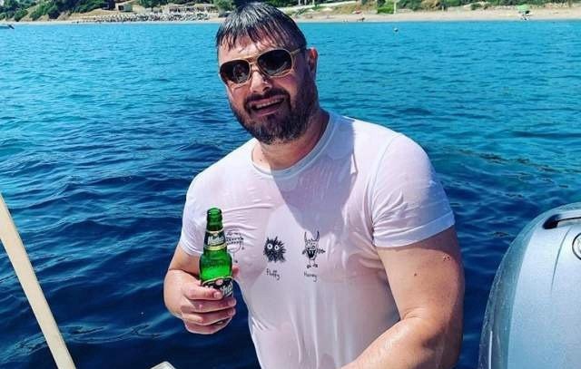 Вижте престъпния обръч от офшорки на Николай Бареков. Живее в палат, а по документи е просяк