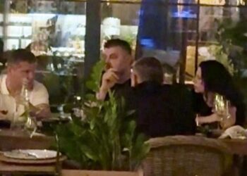 Вижте как Николай Бареков гуляе със свирепата бургаска мутра Пламен Дишков-Кела! Това ли е независимият журналист? (ЕКСКЛУЗИВНИ СНИМКИ)