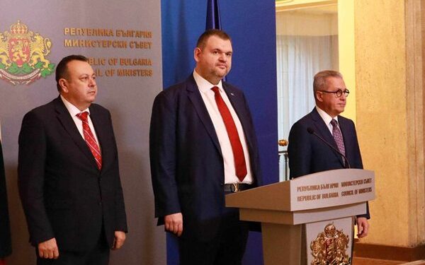 Пеевски обнови ръководството на ДПС: Четирима отпадат от ЦОБ, нови лица влизат в управлението