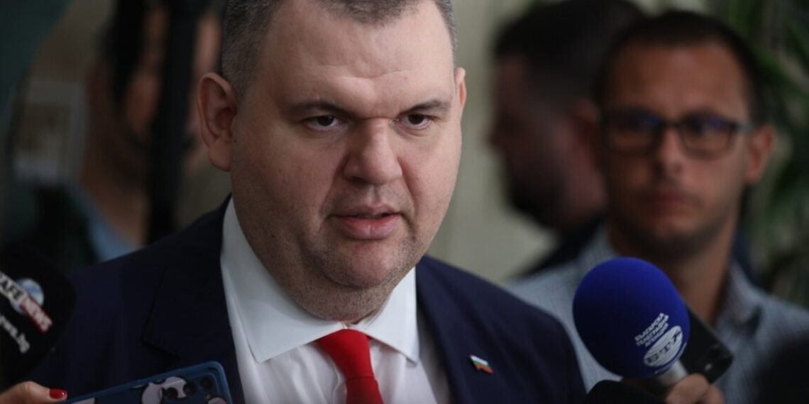 ДПС поиска прокурорска проверка за евентуално незаконно следене на Делян Пеевски