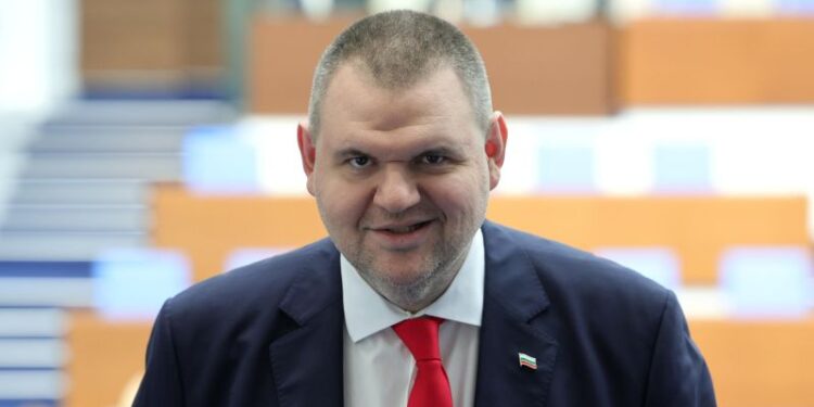 Делян Пеевски поздрави МВР за празника и 147 години от създаването му